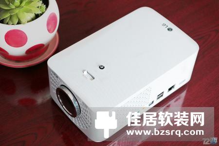 国际大PK：极米H1 1080P智能微投对决LG PF1500