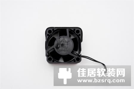 智米车载逆变器拆解：细节做工到位 安全配置完善