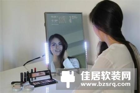 这是你女神想要的魔镜：化妆、追剧、天气预报