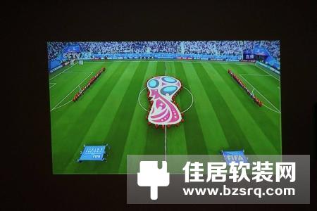 暴风小魔投：投影仪看世界杯就是爽