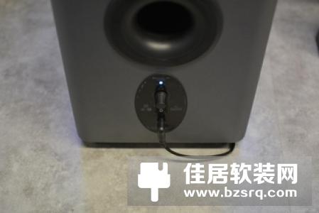 暴风激光电视M1搭载AI语音识别技术：声音遥控换台