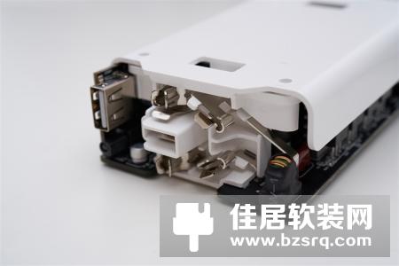 智米车载逆变器拆解：细节做工到位 安全配置完善