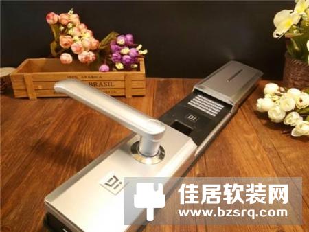 苏宁要造锁了？与德施曼联合打造的小嘀T750智能锁靠不靠谱？