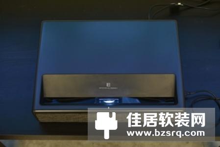 暴风激光电视M1搭载AI语音识别技术：声音遥控换台