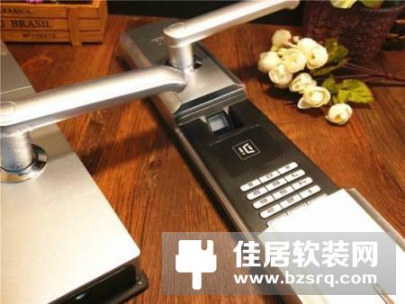 苏宁要造锁了？与德施曼联合打造的小嘀T750智能锁靠不靠谱？