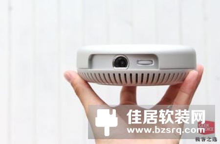 暴风小魔投：投影仪看世界杯就是爽