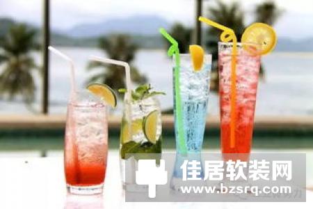 白开水都能当鸡尾酒来喝，这套餐具的设计简直逆天！